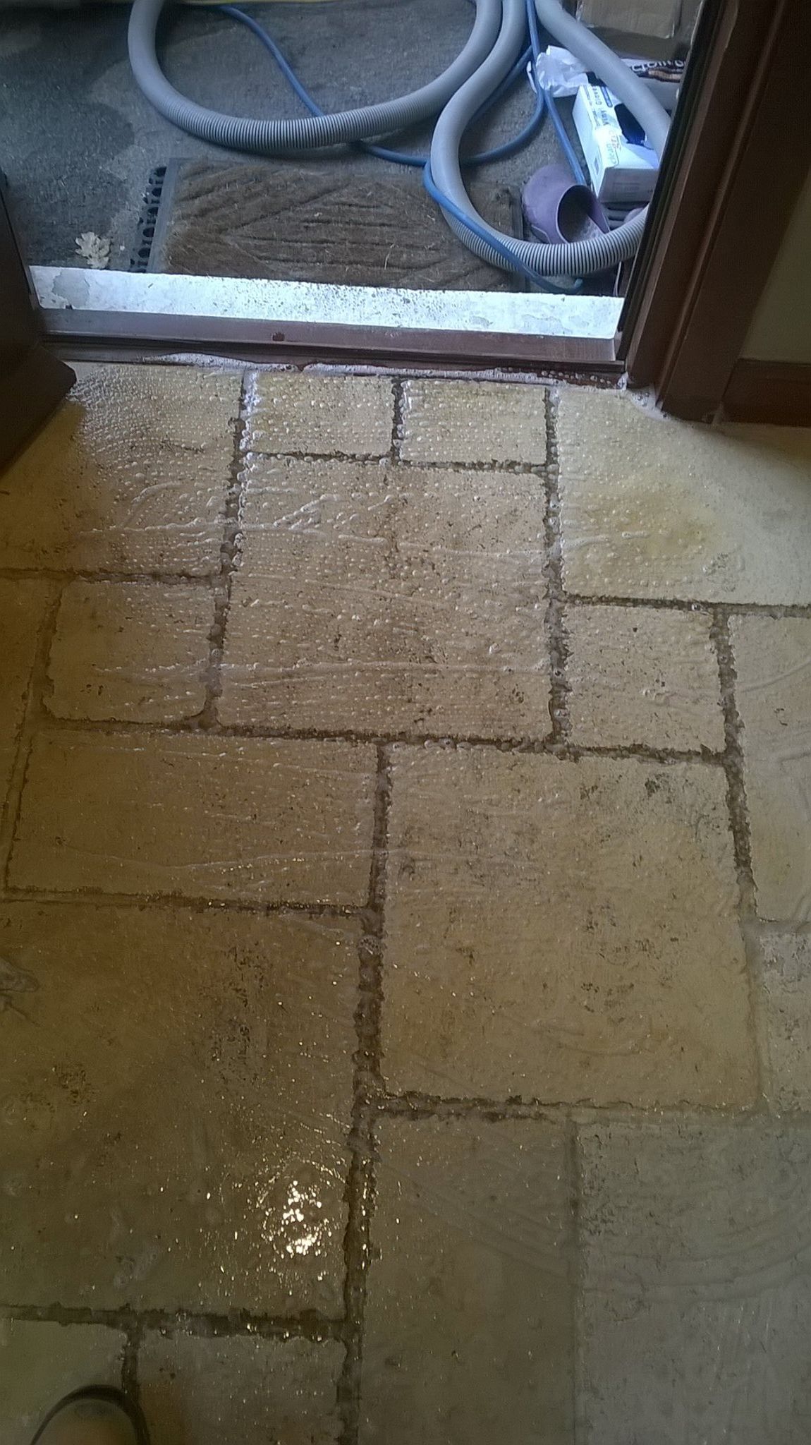 Travertine_floor_cleaning_in_Leicestershire_1_